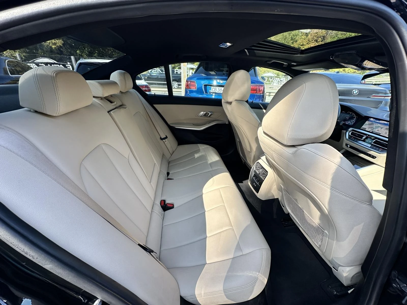 BMW 330 xDrive 30E / CAMERA 360 , снимка 15 - Автомобили и джипове - 56461838
