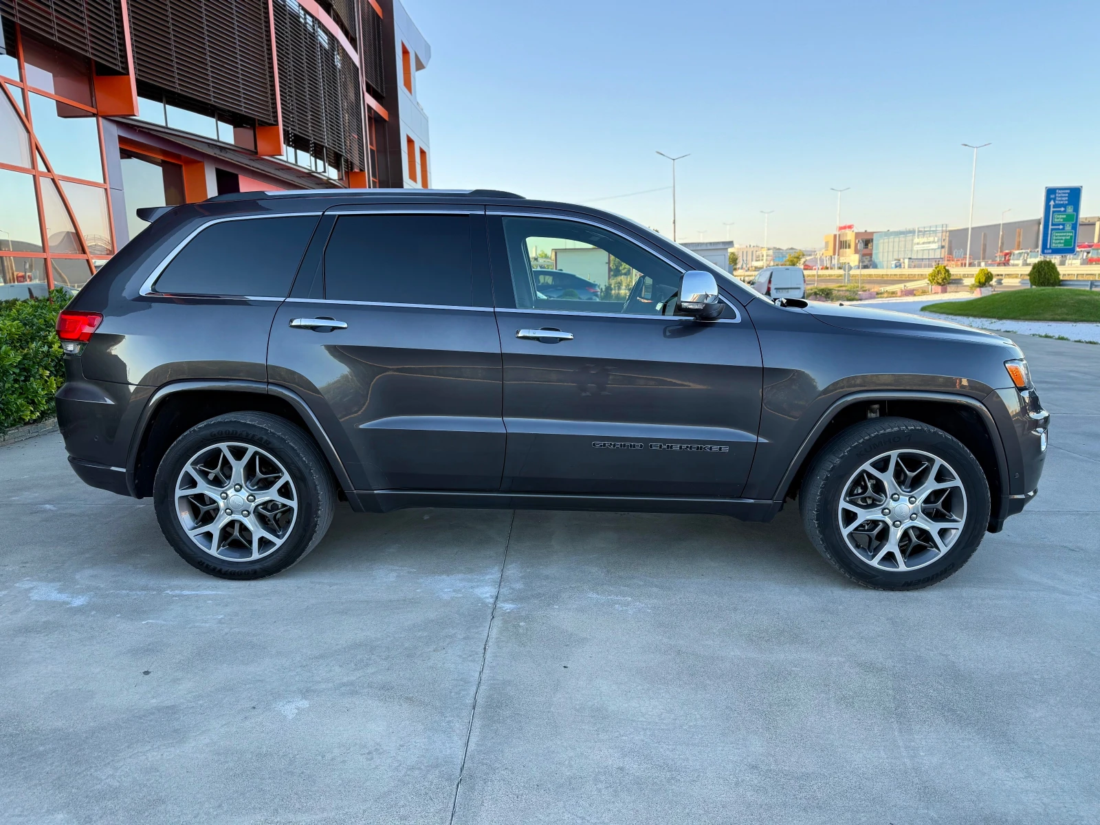 Jeep Grand cherokee 3.6i Overland, Гаранционни условия - изображение 4