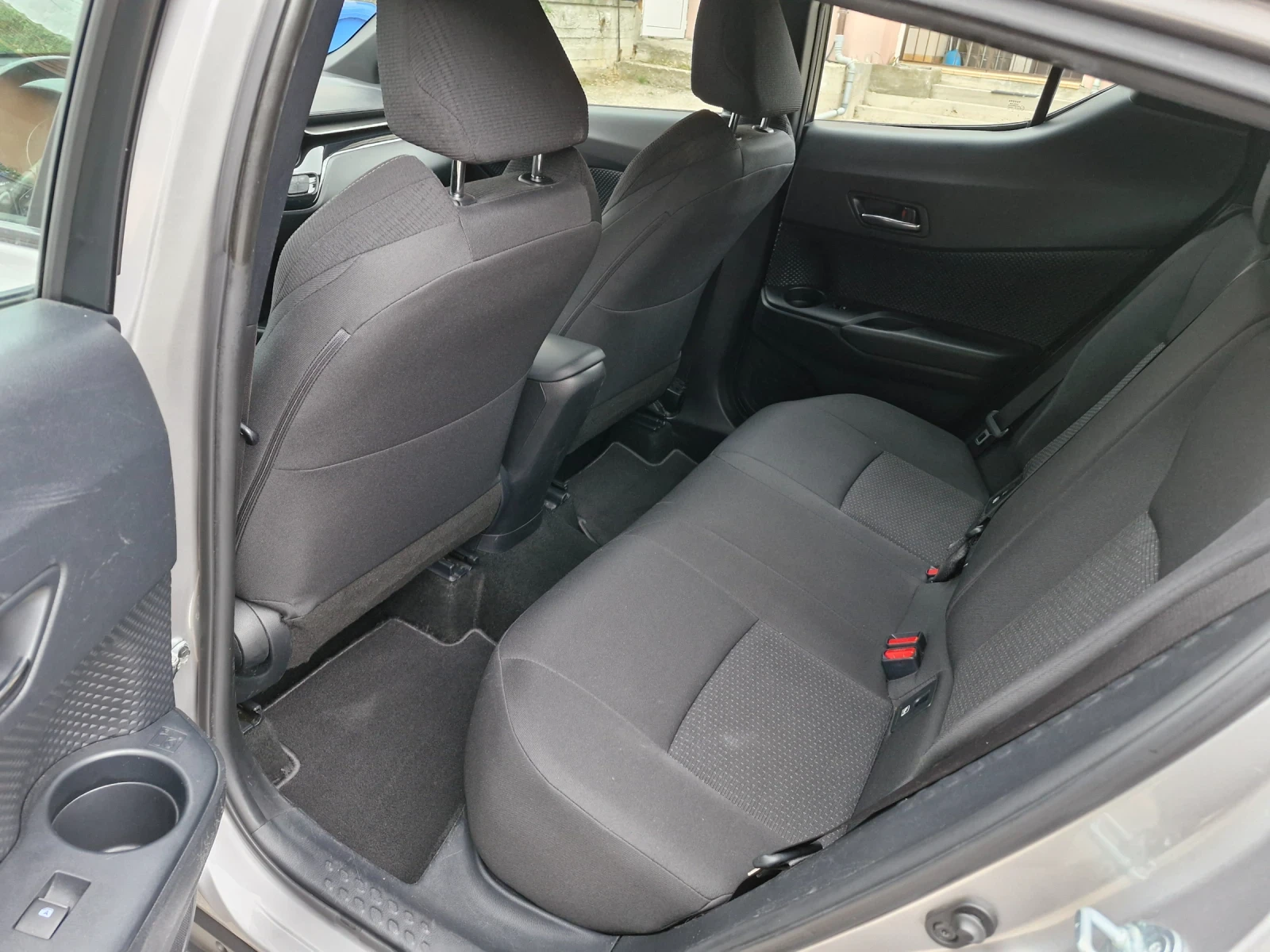Toyota C-HR 1.2 От България - изображение 10