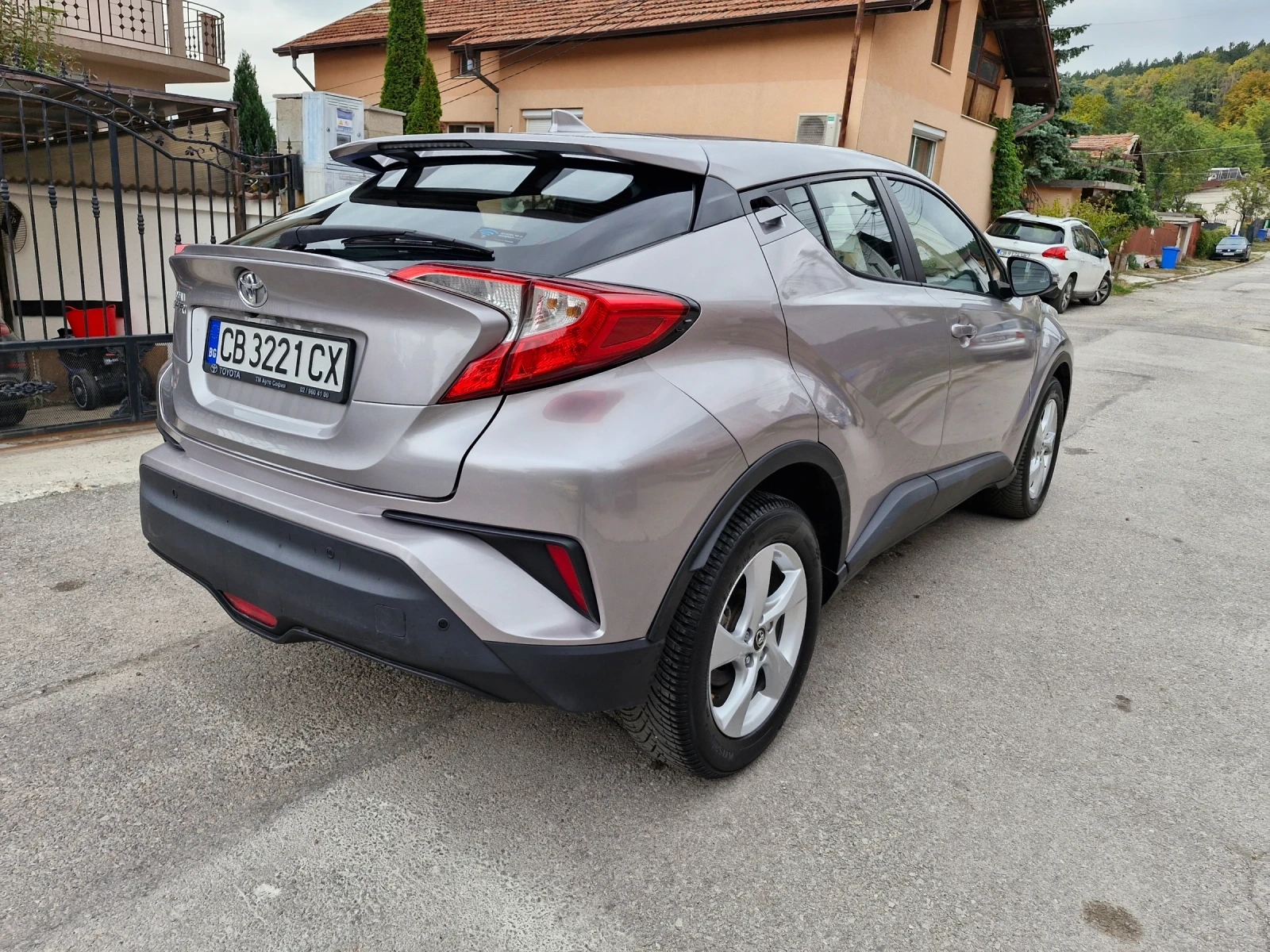 Toyota C-HR 1.2 От България - изображение 4