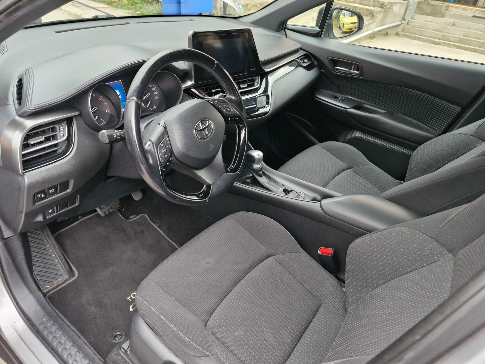 Toyota C-HR 1.2   | Mobile.bg   12