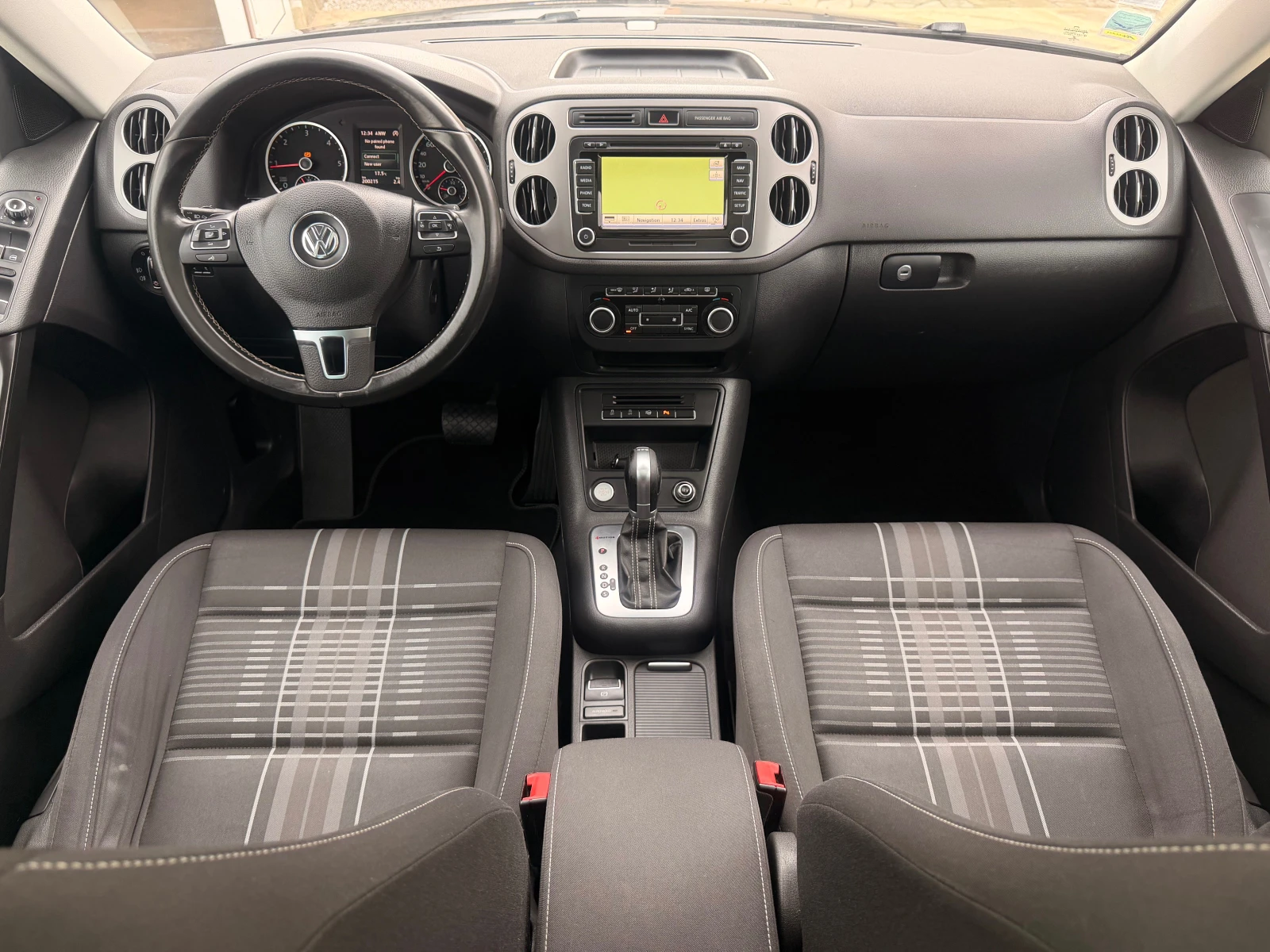 VW Tiguan 2.0TDI* AUT* 4X4* LOUNGE* NAVI* PANORAMA* KEYLESS - изображение 2