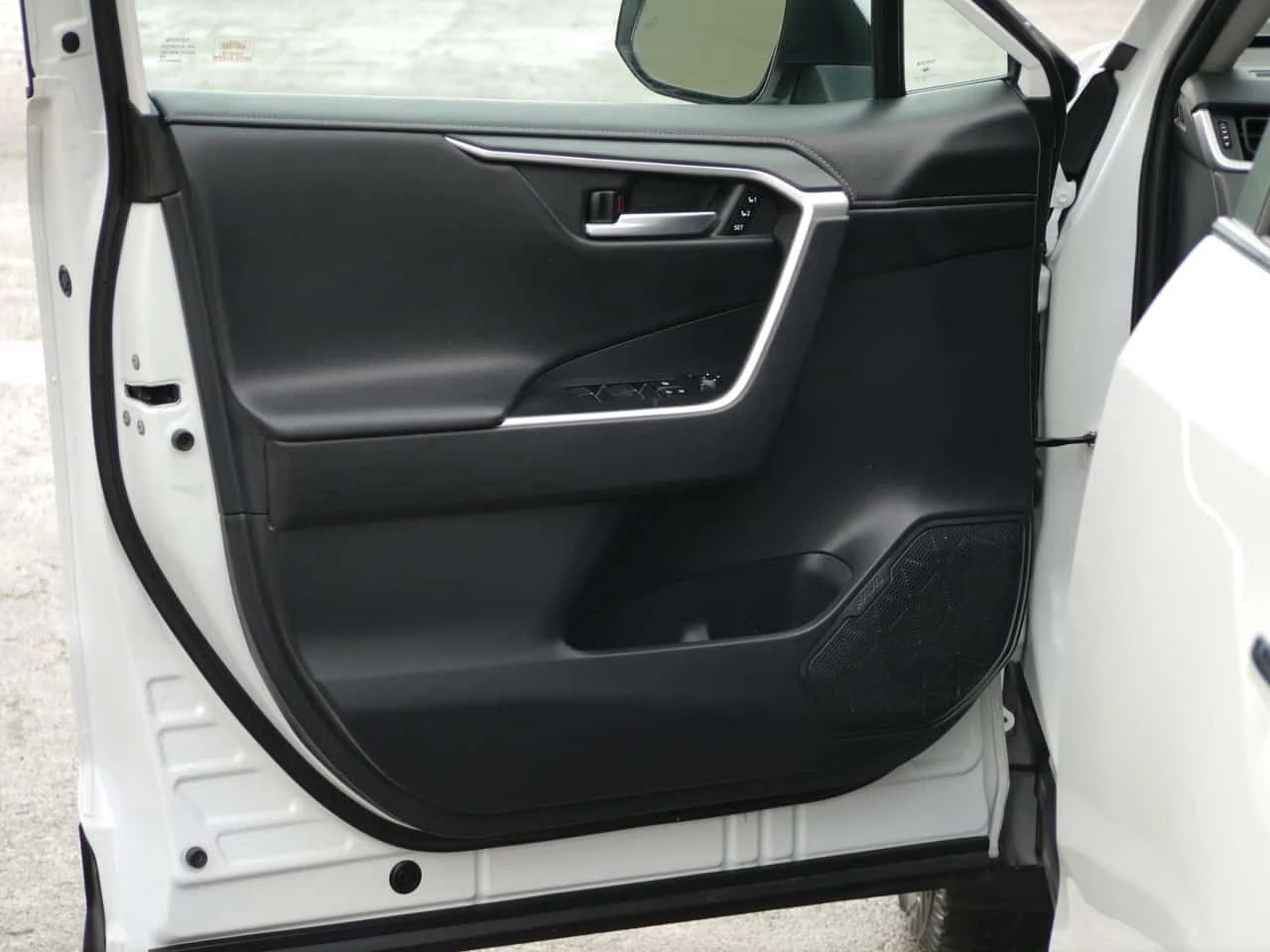 Toyota Rav4 * Ltd 4WD HV / Ltd AWD HV (Canada) * CARFAX * ���� | Mobile.bg � ����������� 9