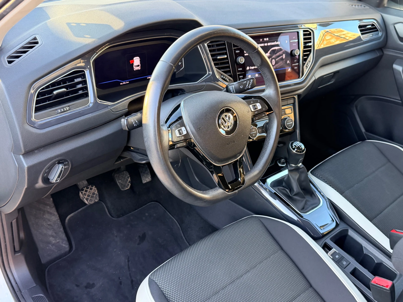 VW T-Roc, снимка 8 - Автомобили и джипове - 54139825