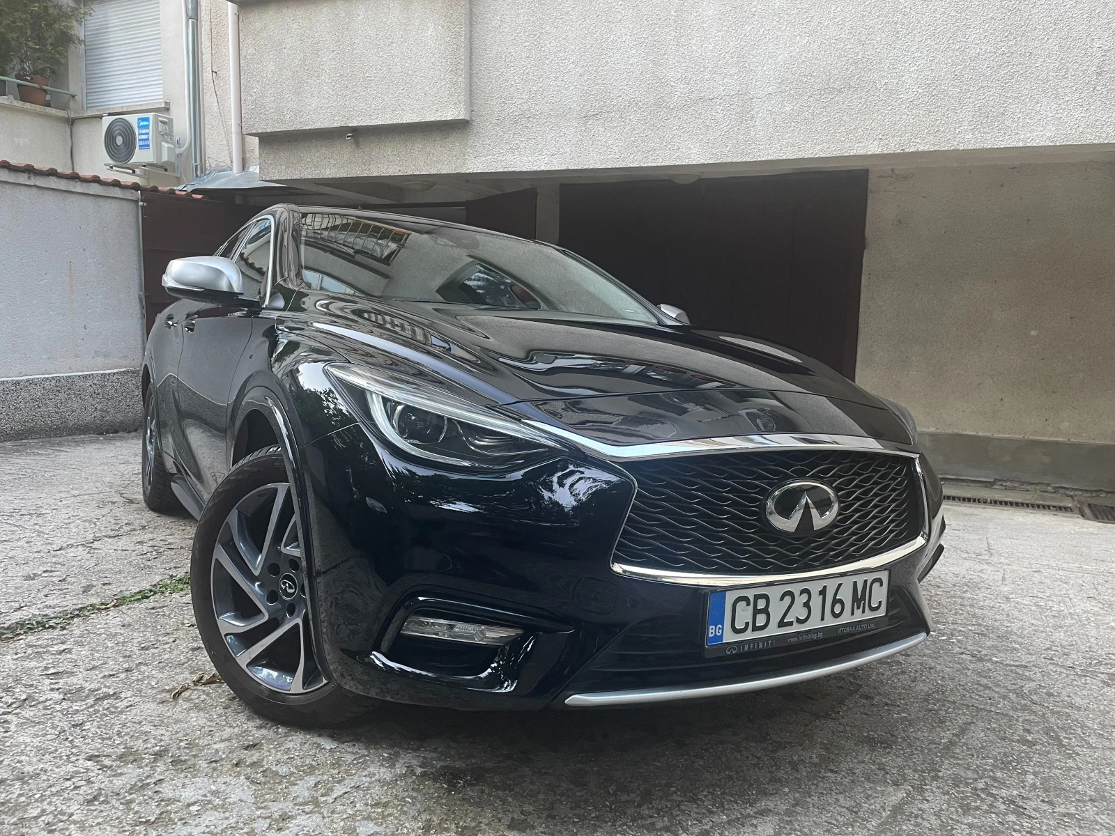 Infiniti Q30