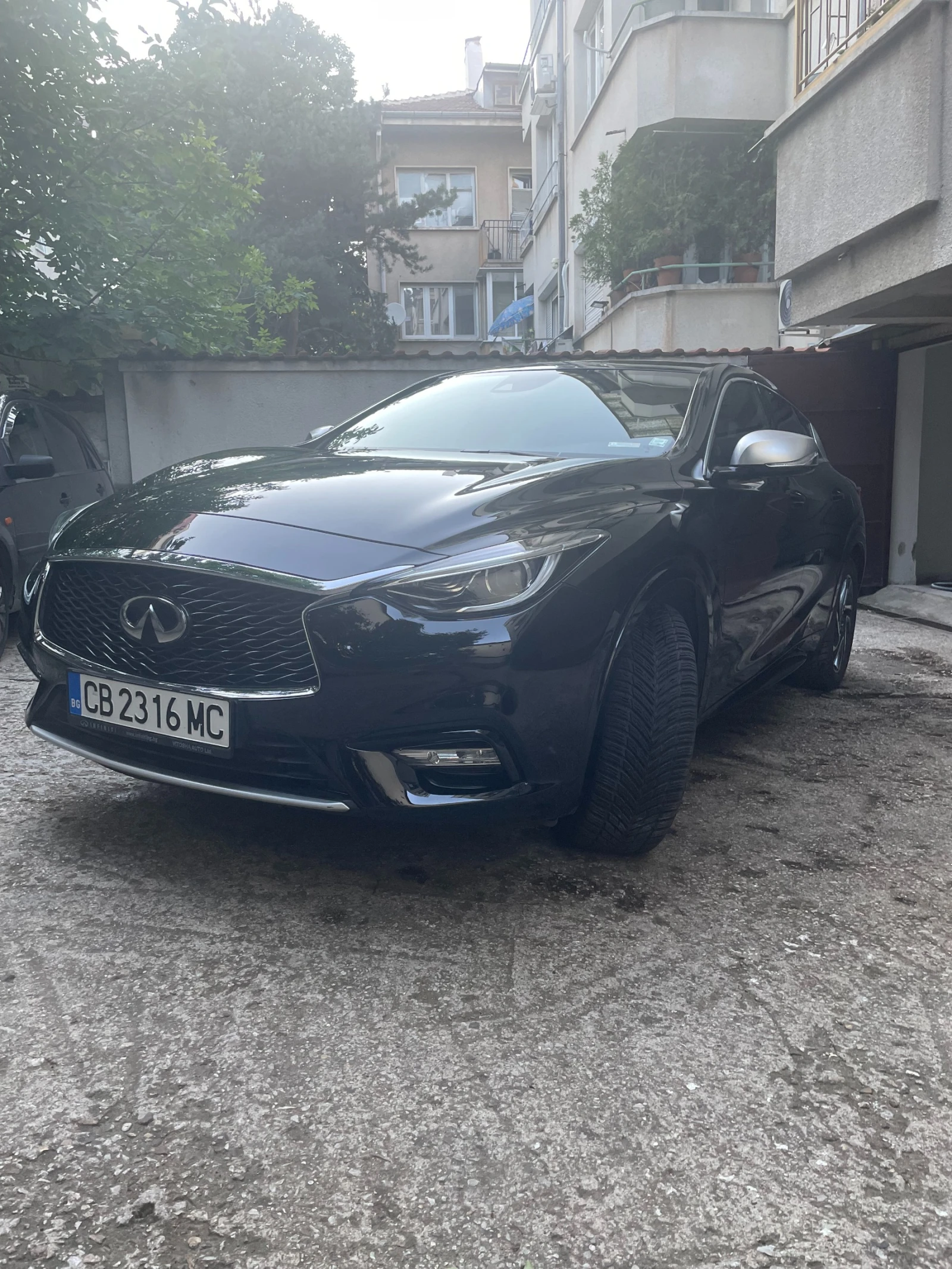 Infiniti Q30, снимка 2 - Автомобили и джипове - 54547220