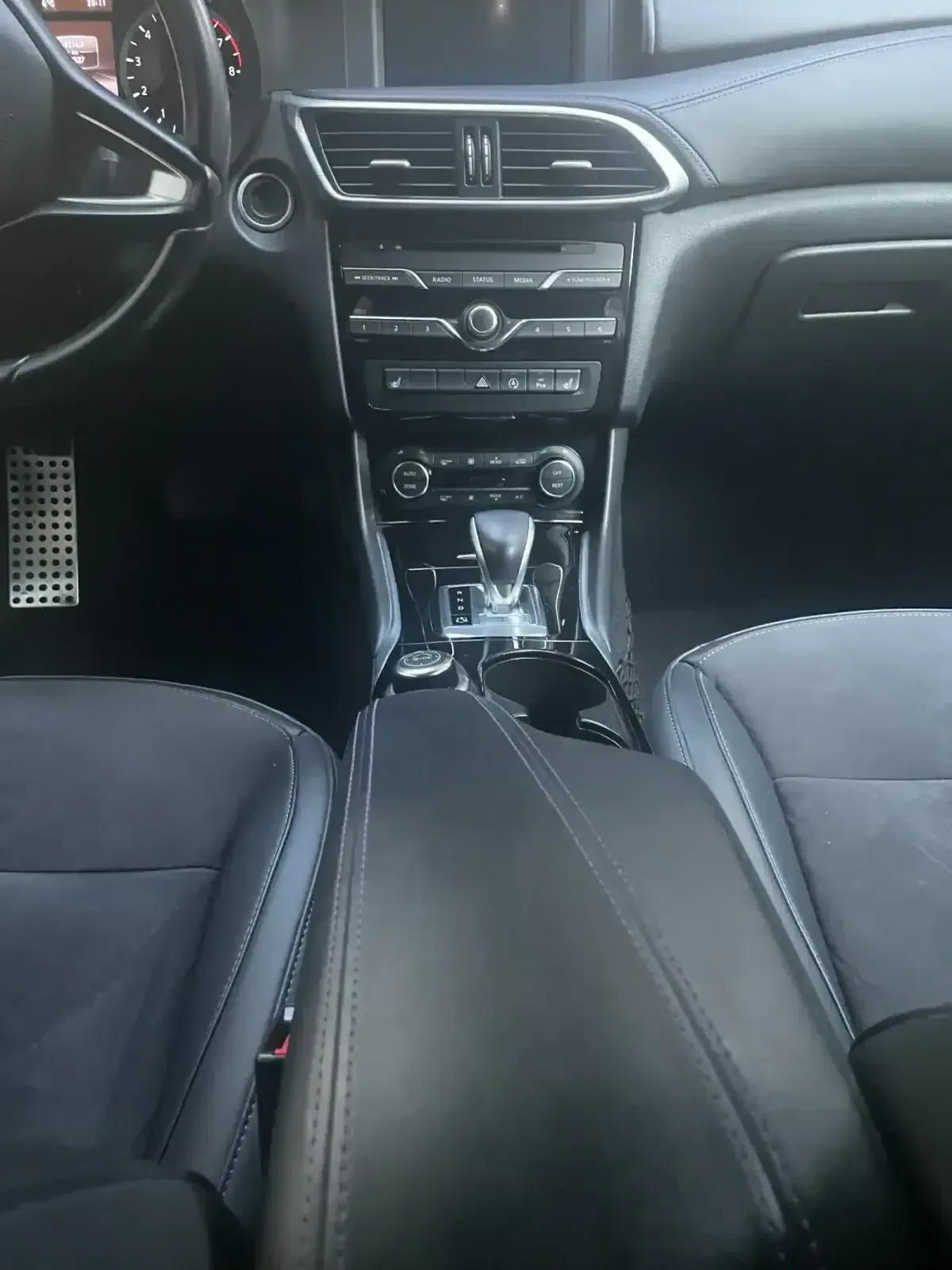 Infiniti Q30, снимка 3 - Автомобили и джипове - 54547220
