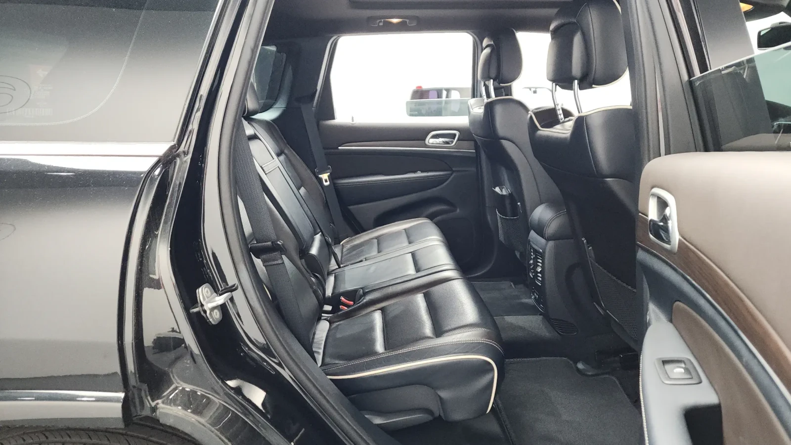 Jeep Grand cherokee 3.0D OVERLAND , снимка 6 - Автомобили и джипове - 54649329