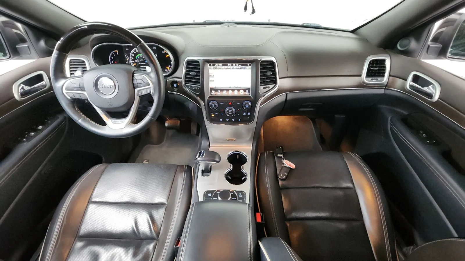 Jeep Grand cherokee 3.0D OVERLAND , снимка 7 - Автомобили и джипове - 54649329
