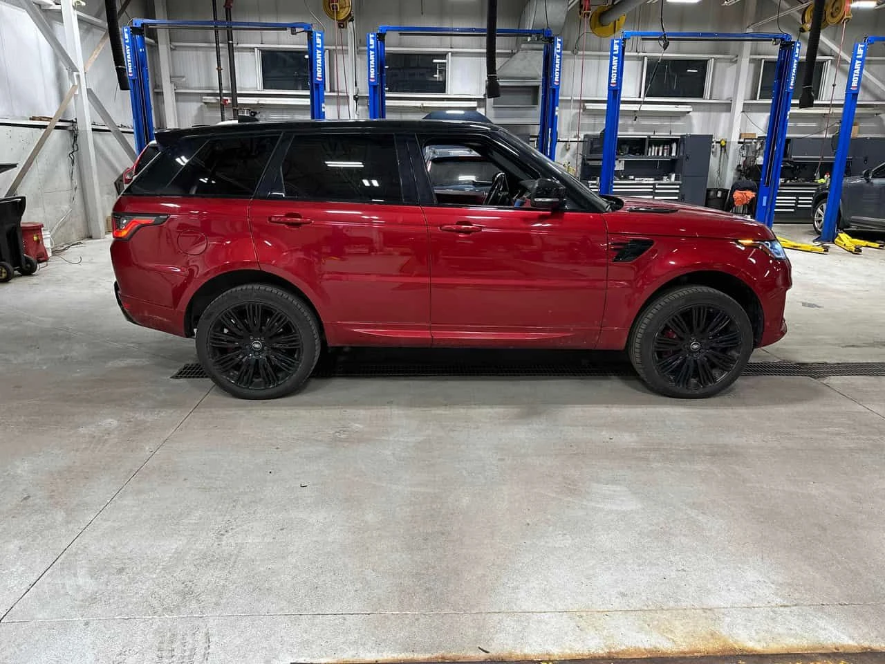 Land Rover Range Rover Sport DYNAMIC| MERIDIAN| ОБДУХВАНЕ| HUD| ТЕЛЕВИЗОРИ, снимка 3 - Автомобили и джипове - 54870192