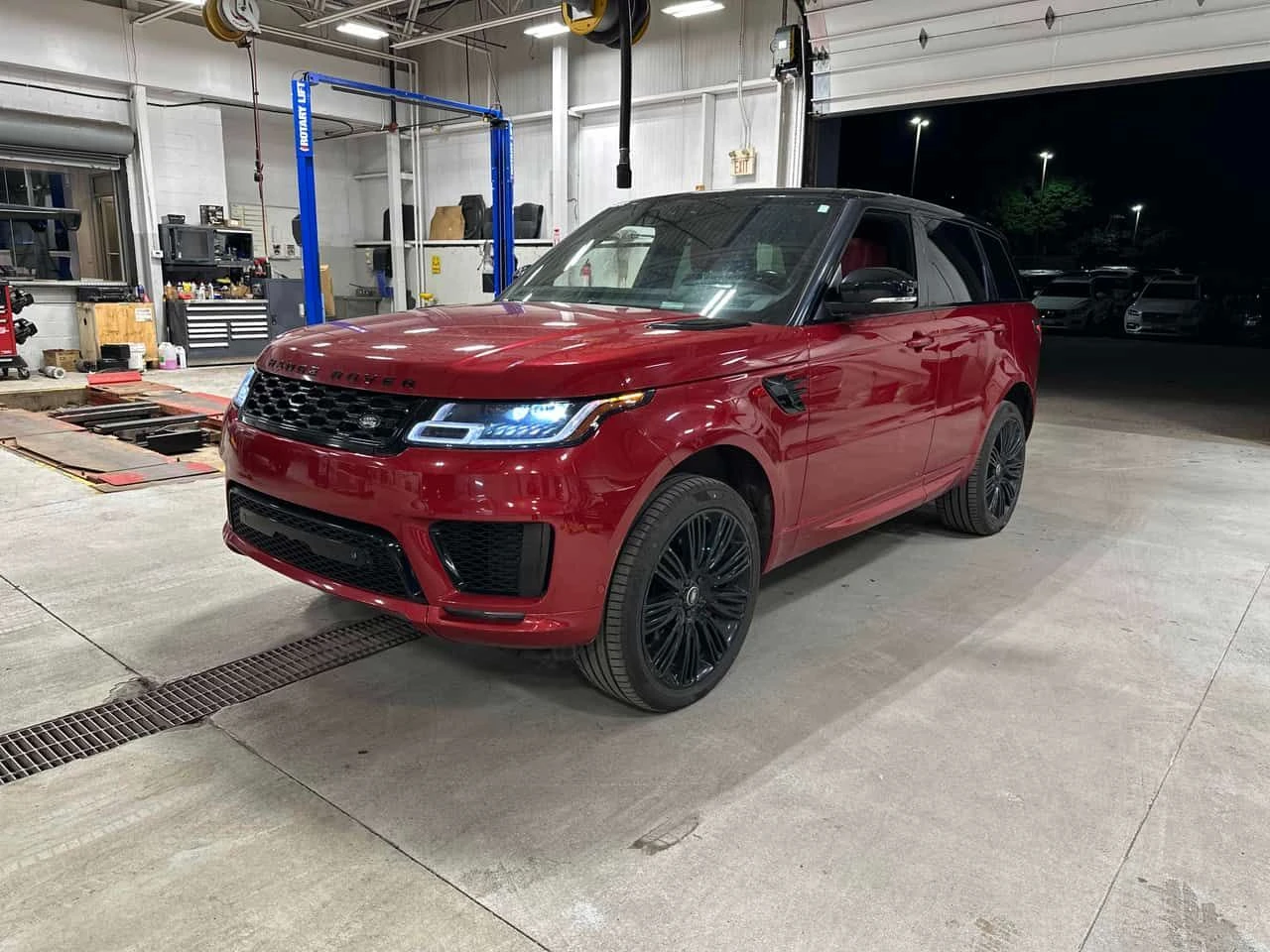 Land Rover Range Rover Sport DYNAMIC| MERIDIAN| ОБДУХВАНЕ| HUD| ТЕЛЕВИЗОРИ