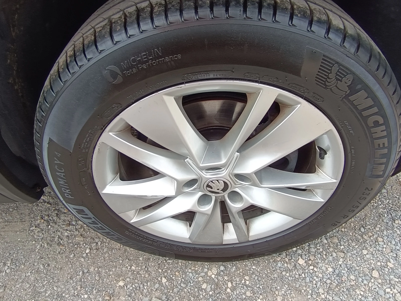 Skoda Kodiaq 2.0TDI-150к.с.!!! 4х4 !!! Нов внос ШВЕЙЦАРИЯ!!!, снимка 16 - Автомобили и джипове - 55012611