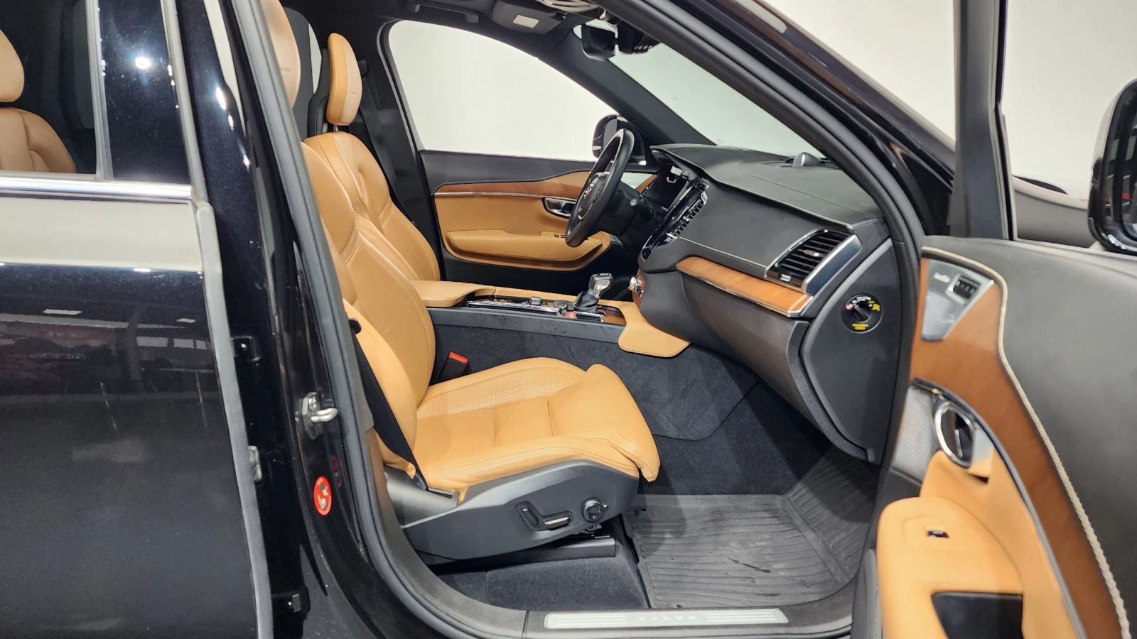 Volvo Xc90 2.0 Twin Turbo D5 Inscription, снимка 10 - Автомобили и джипове - 55299595