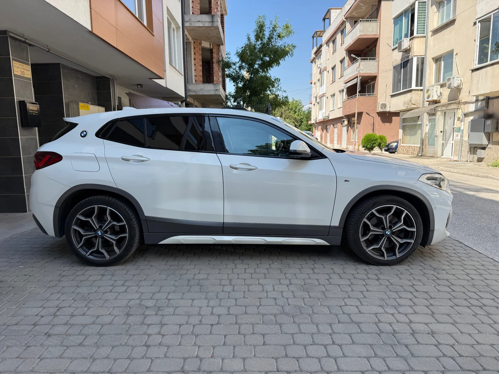 BMW X2 190 XDrive FULL FULL Pano Harman M-Pack, снимка 5 - Автомобили и джипове - 55543513