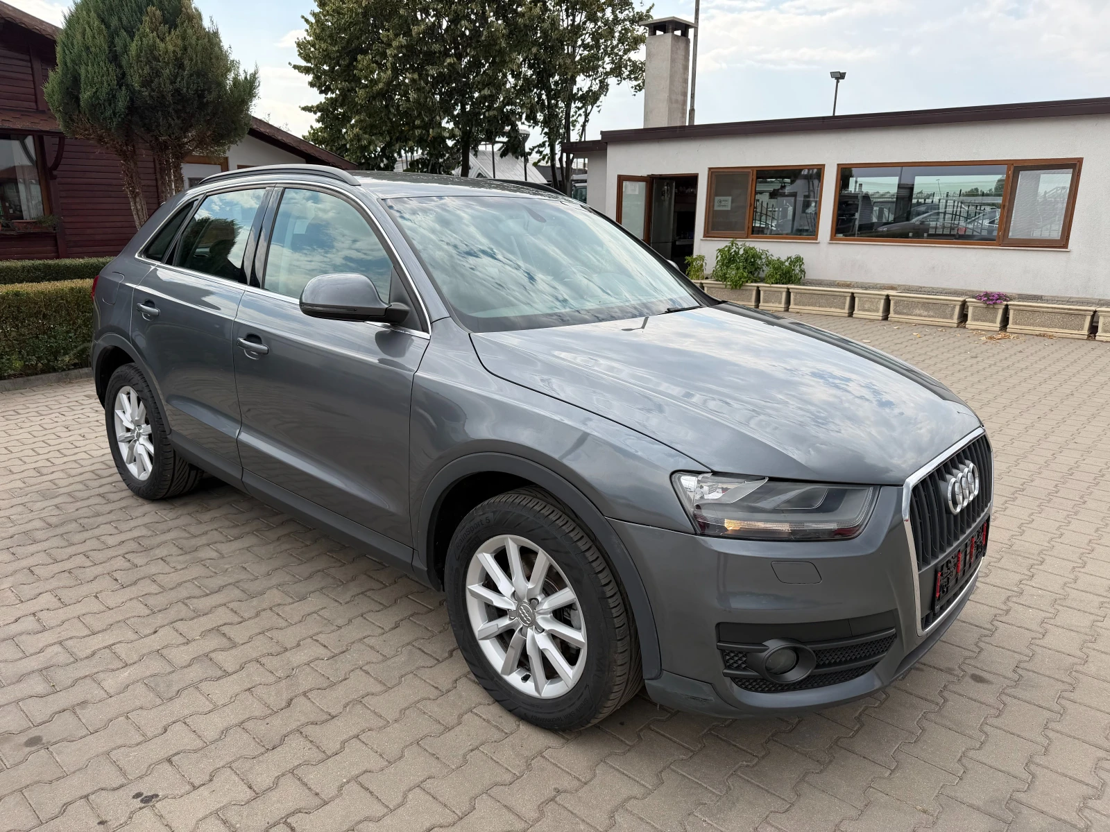 Audi Q3 2.0TDI QUATTRO AVTOMAT/NAVI EURO 5, снимка 4 - Автомобили и джипове - 56165672