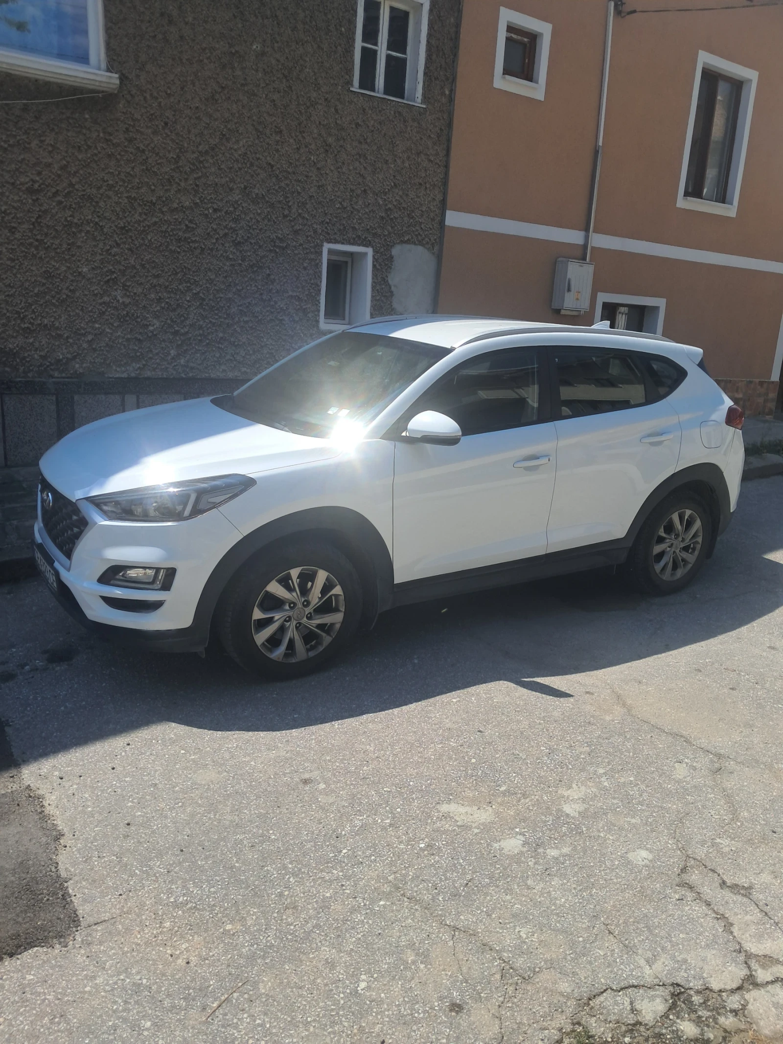 Hyundai Tucson, снимка 2 - Автомобили и джипове - 56554441