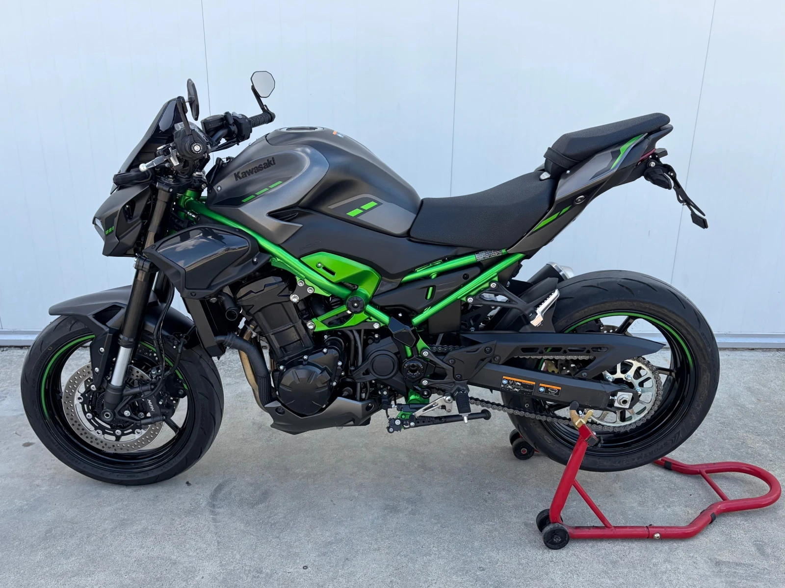 Kawasaki Z 900 2025