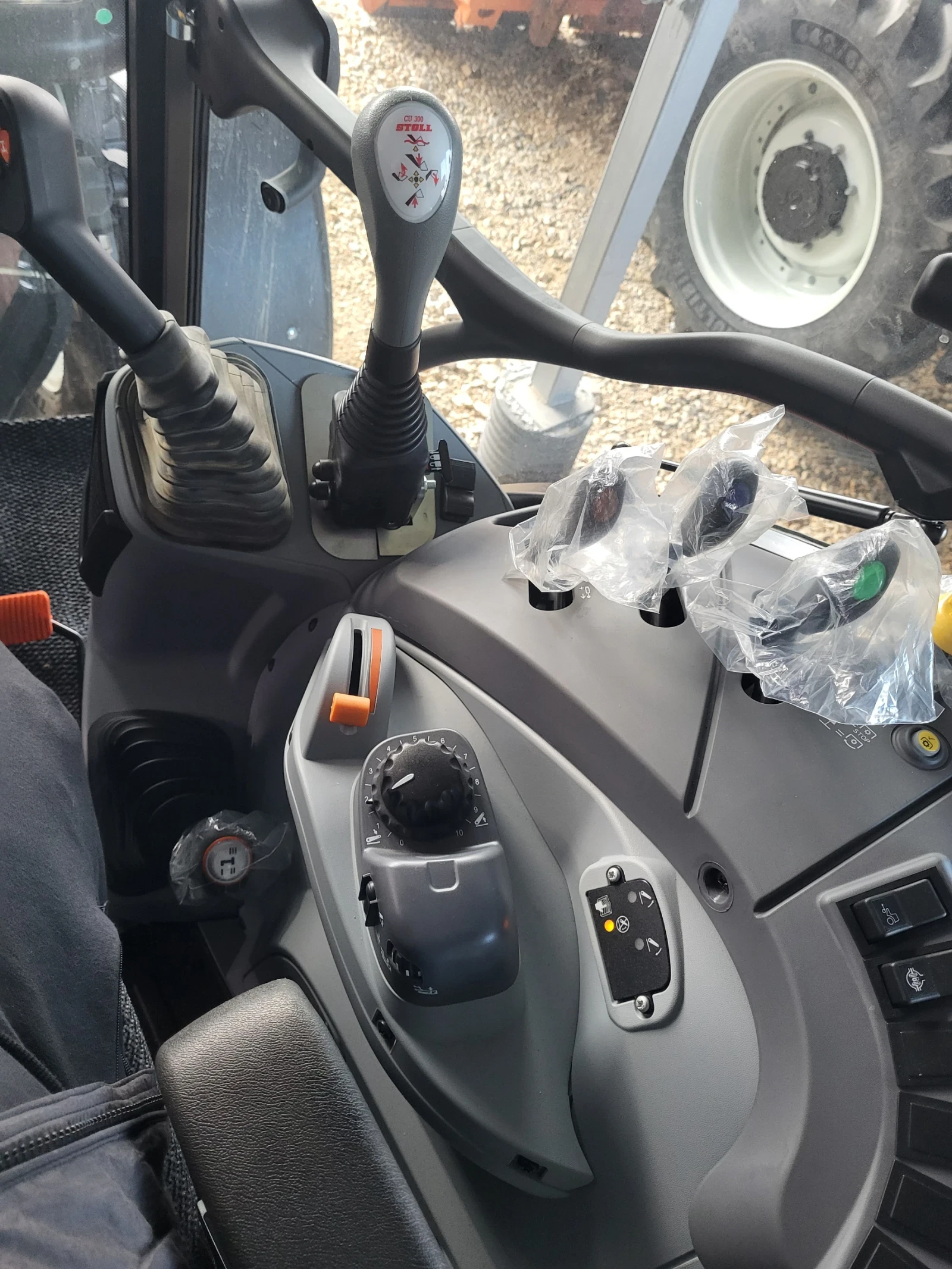 Трактор Steyr Kompakt 4115 на 50 моточаса - изображение 3