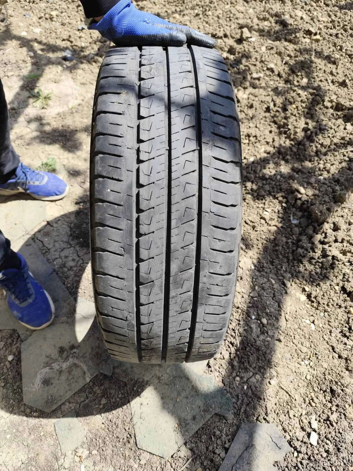 Гуми Летни 235/65R16, снимка 2 - Гуми и джанти - 54219262