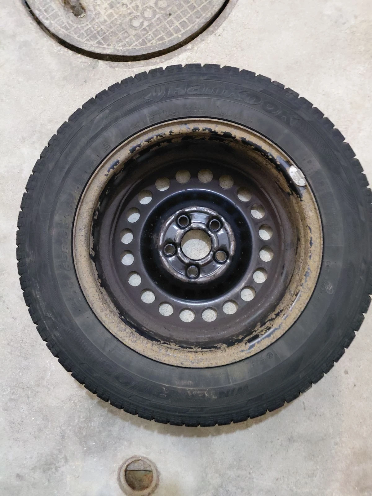 Гуми с джанти Hankook 205/65R16, снимка 5 - Гуми и джанти - 56340113
