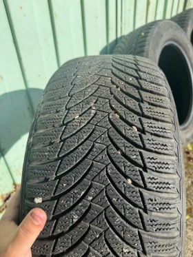 Гуми Зимни 225/55R16, снимка 3 - Гуми и джанти - 52972331