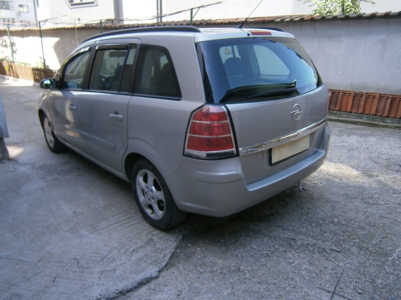 Opel Zafira, снимка 8 - Автомобили и джипове - 46155768