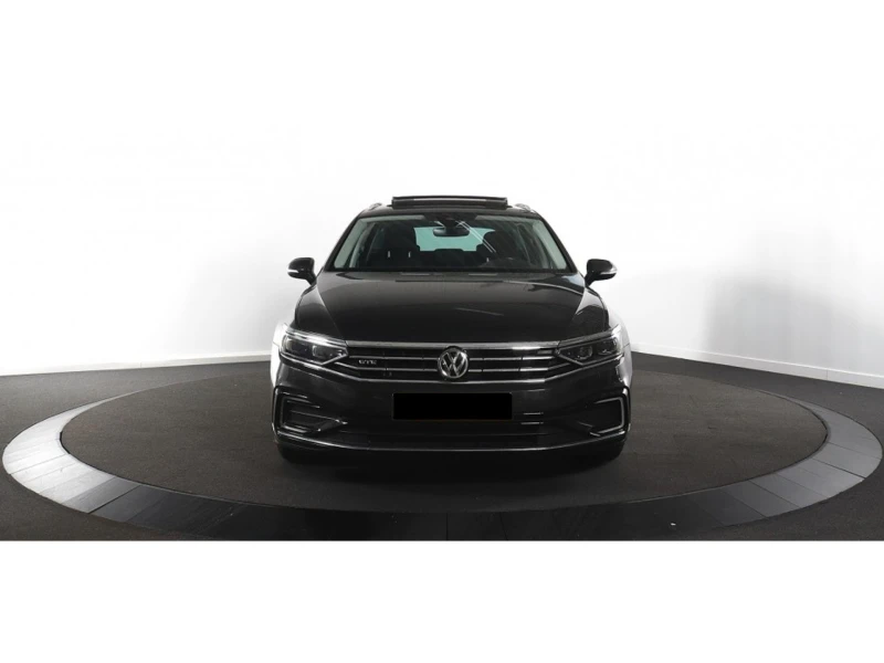 VW Passat GTE Plug-In/Digital/Matrix/Panorama, снимка 3 - Автомобили и джипове - 46697009