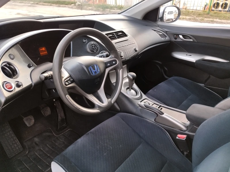 Honda Civic 1.4i ОБСЛУЖЕНА , снимка 8 - Автомобили и джипове - 47390673