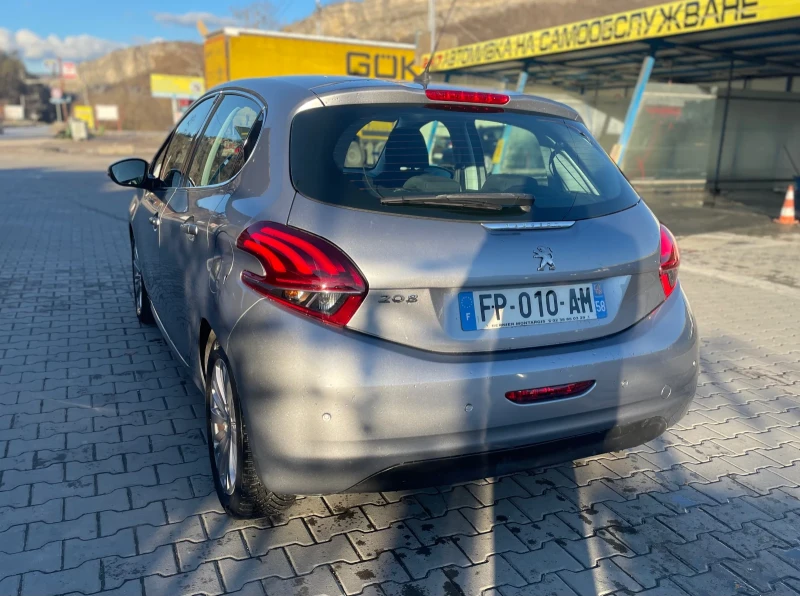 Peugeot 208 1.5 HDI, снимка 8 - Автомобили и джипове - 48575902