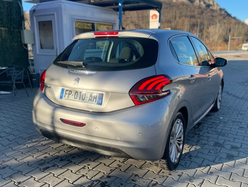 Peugeot 208 1.5 HDI, снимка 6 - Автомобили и джипове - 48575902