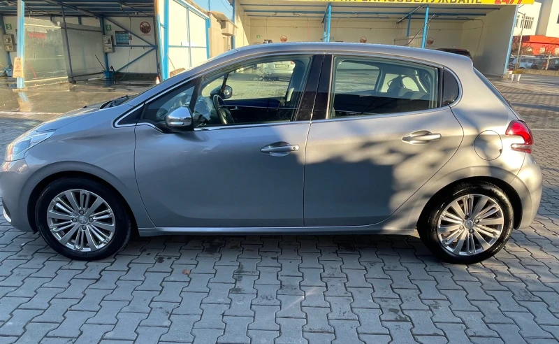 Peugeot 208 1.5 HDI, снимка 4 - Автомобили и джипове - 48575902