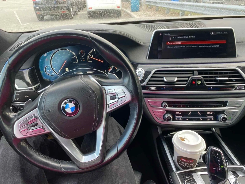 BMW 750 XDRIVE M-пакет* Shadowline* CARPLAY* Harman* , снимка 7 - Автомобили и джипове - 48641404