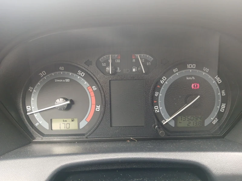 Skoda Fabia, снимка 9 - Автомобили и джипове - 52216461