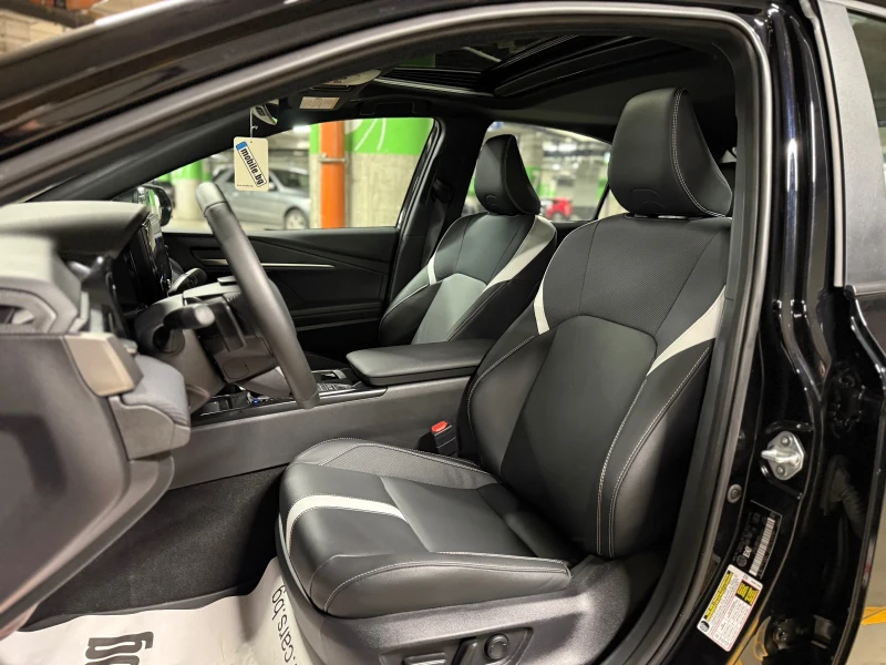 Toyota Camry 2.5 SE HYBRID AWD, снимка 10 - Автомобили и джипове - 52337220