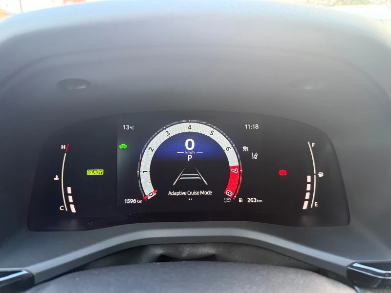 Toyota Camry 2.5 SE HYBRID AWD, снимка 16 - Автомобили и джипове - 52337220