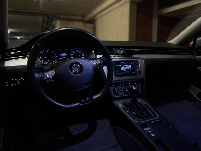 VW Passat 2.0 TDI АВТОМАТ НОВ ВНОС , снимка 13 - Автомобили и джипове - 53201705
