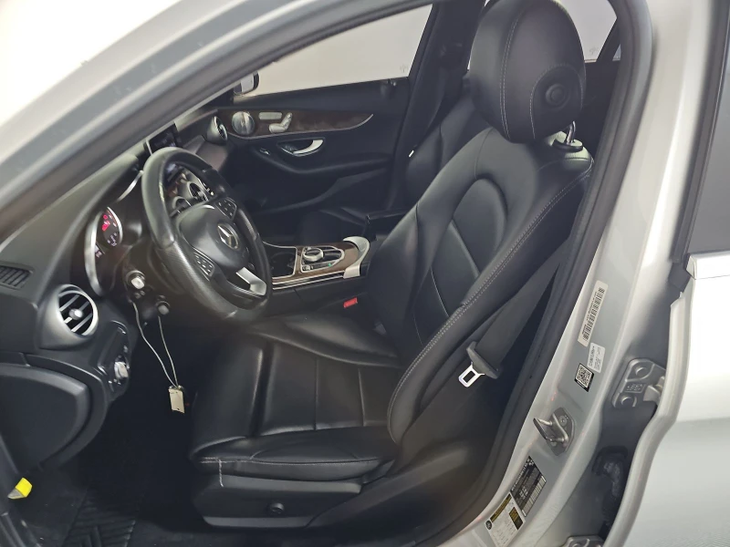 Mercedes-Benz C 300, снимка 7 - Автомобили и джипове - 53439321