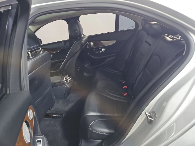 Mercedes-Benz C 300, снимка 13 - Автомобили и джипове - 53439321