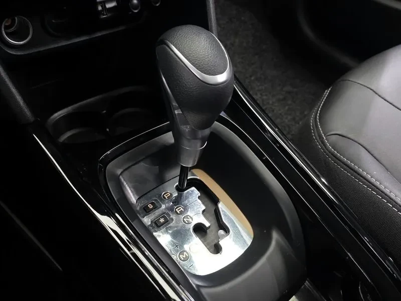 Peugeot 2008 1.5 Bluehdi Allure, снимка 9 - Автомобили и джипове - 55088631