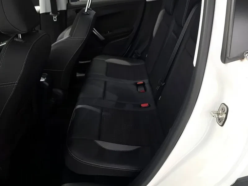 Peugeot 2008 1.5 Bluehdi Allure, снимка 12 - Автомобили и джипове - 55088631