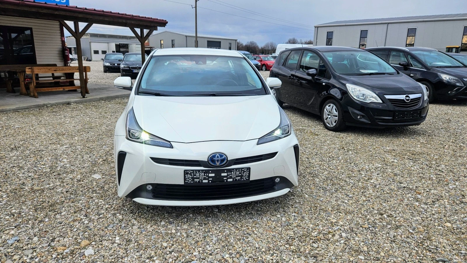 Toyota Prius 1.8 HIBRID - изображение 2