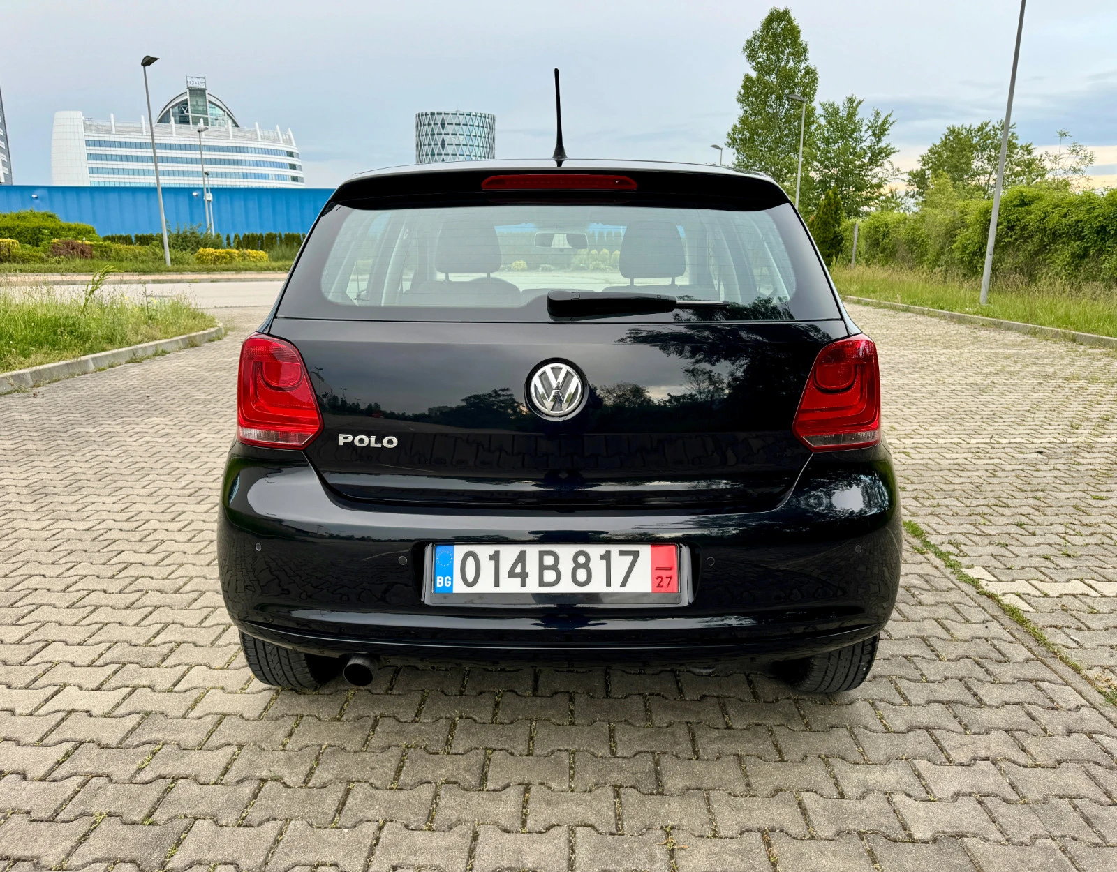 VW Polo 1.4i Перфектна ! - изображение 4