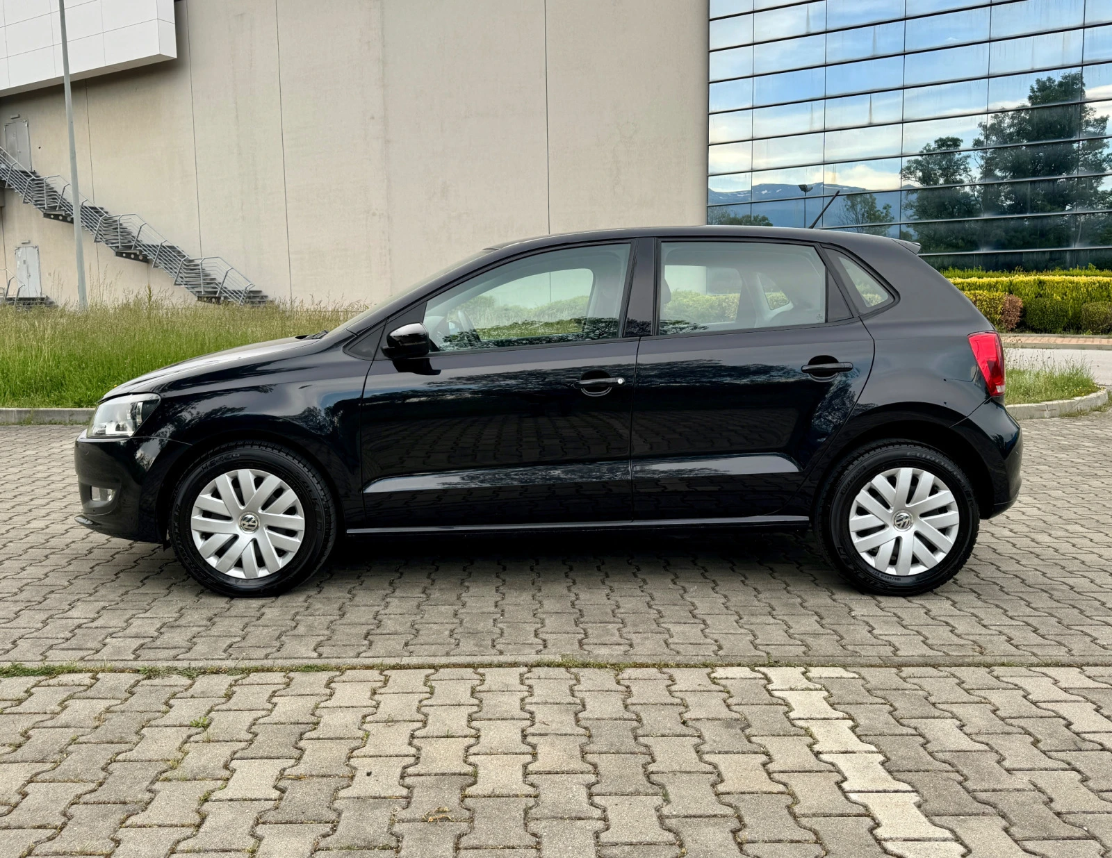 VW Polo 1.4i Перфектна ! - изображение 2