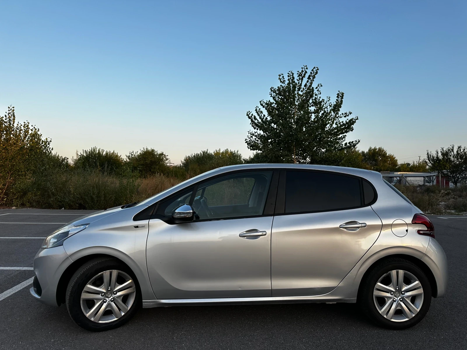 Peugeot 208 1.6 HDi Facelift EURO6 Камера Style Navi - изображение 8