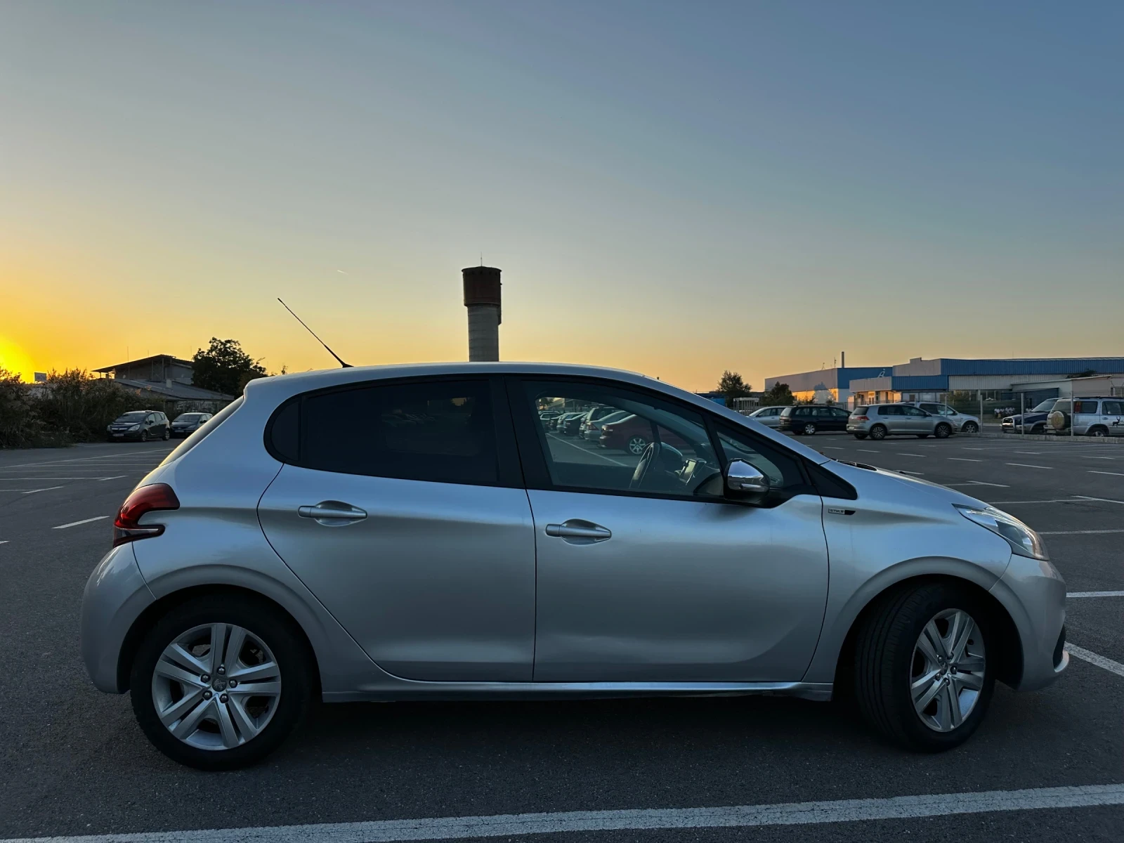 Peugeot 208 1.6 HDi Facelift EURO6 Камера Style Navi - изображение 7