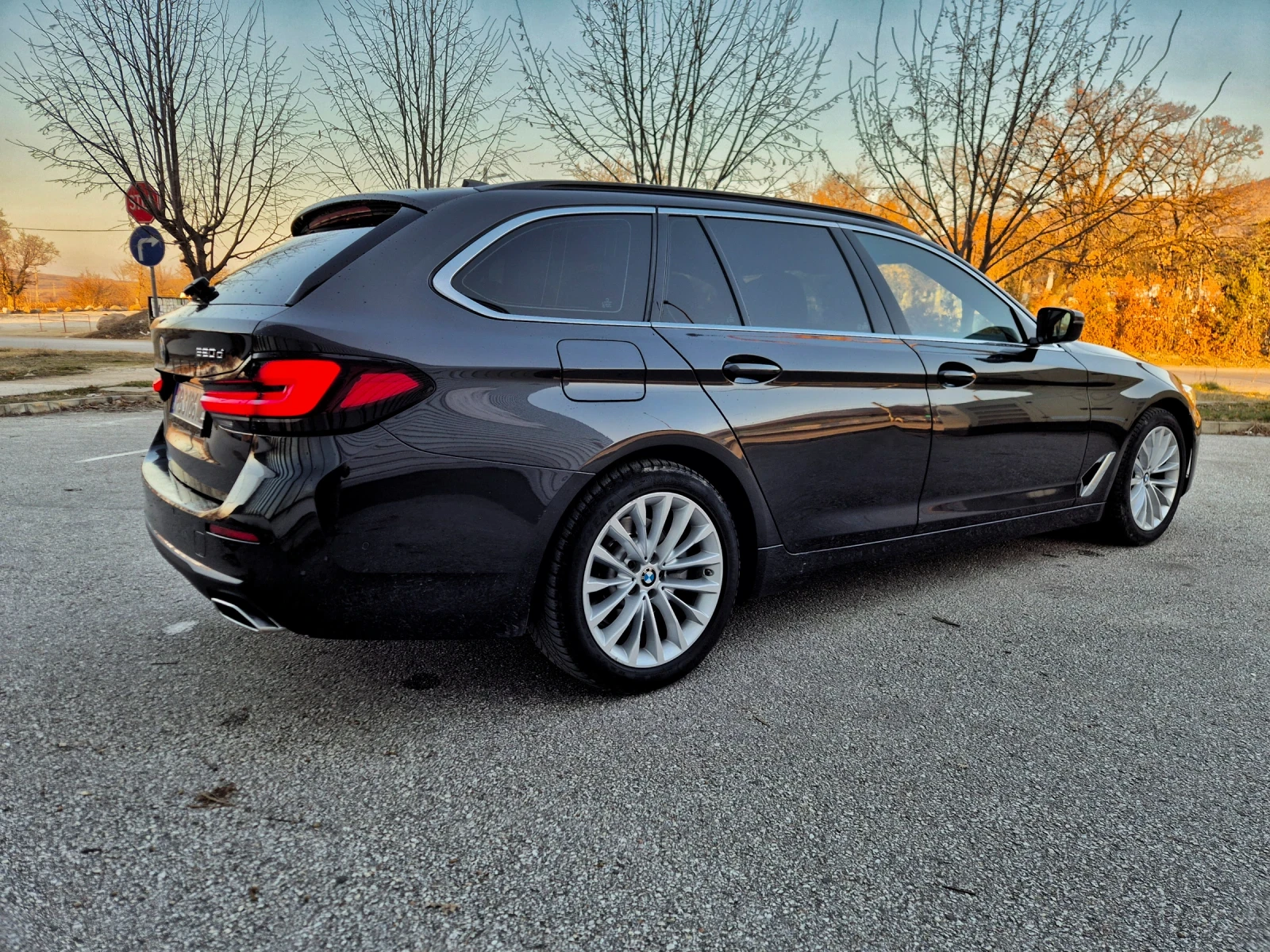 BMW 520  G31 LCI АДАПТИВ ЛЕД, КОМФОРТ, ФЕЙС .ЦЕНА С ДДС - изображение 5