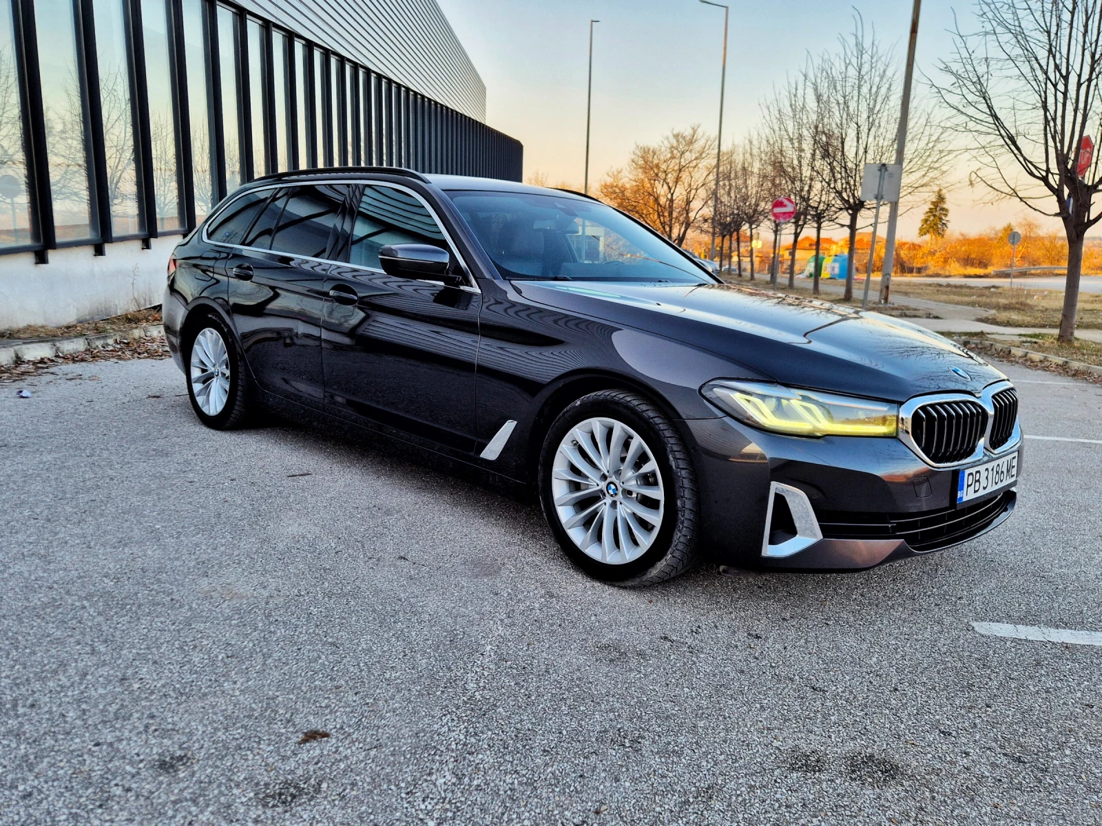 BMW 520  G31 LCI АДАПТИВ ЛЕД, КОМФОРТ, ФЕЙС .ЦЕНА С ДДС - изображение 3