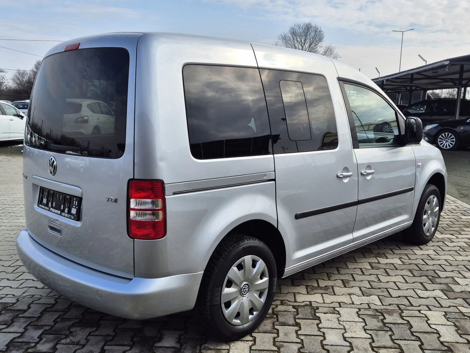 VW Caddy 1.6 TDI 105.к.с. - изображение 7