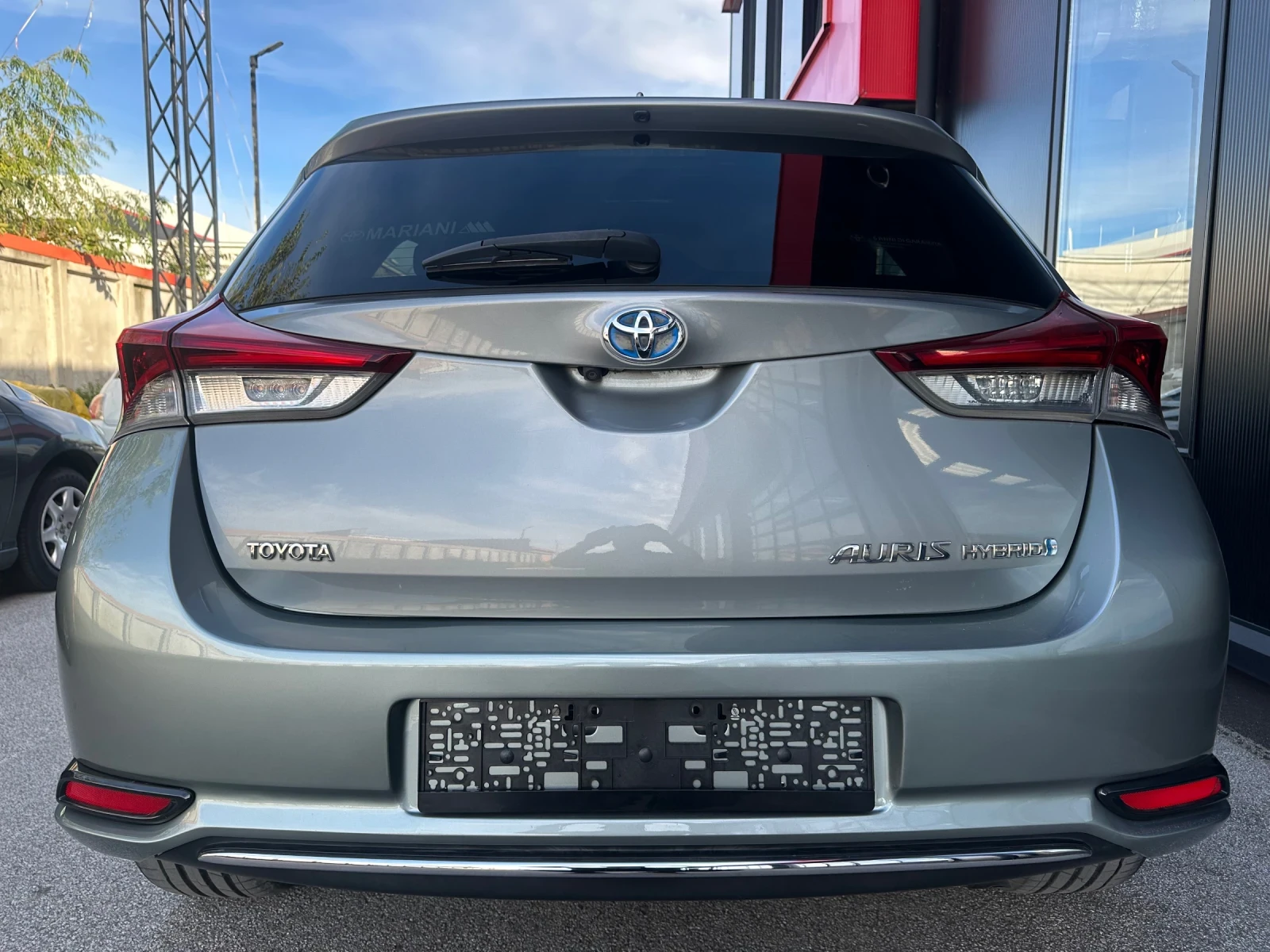 Toyota Auris HYBRID Фейслифт Line ASS Distronik Aвтомат Камера - изображение 6