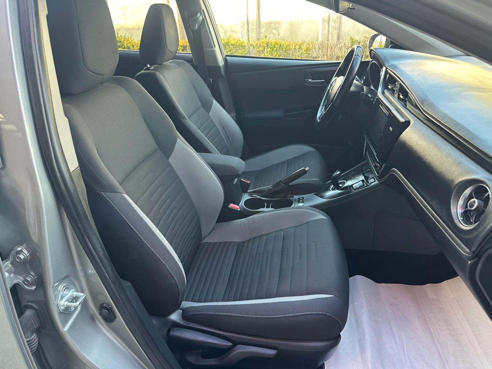 Toyota Auris HYBRID  Line ASS Distronik A  | Mobile.bg   13